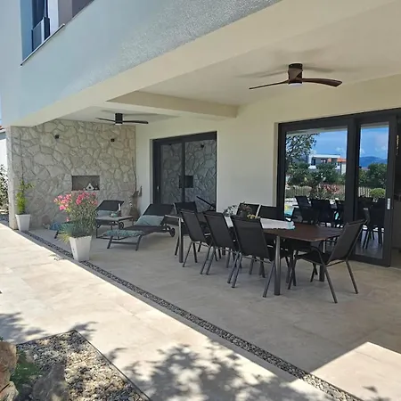 House Amora With Private Pool
