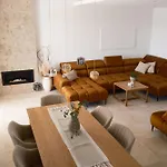 House Amora With Private Pool